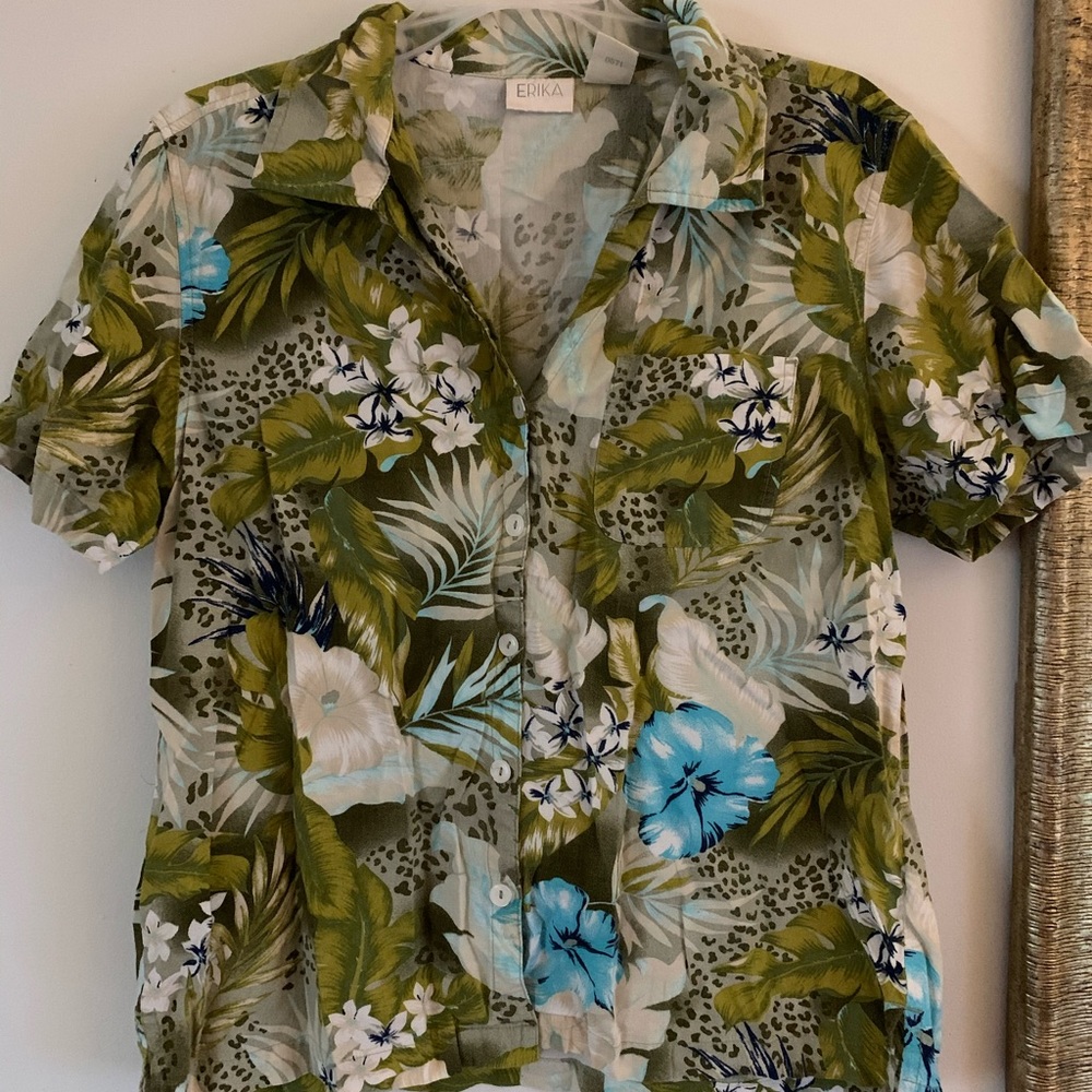Women’s shirt